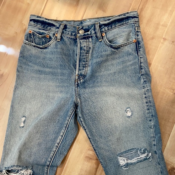 Levis high waist jeans, size w29 - Picture 2 of 8